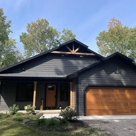 Fox'S Den Fence Lake Home